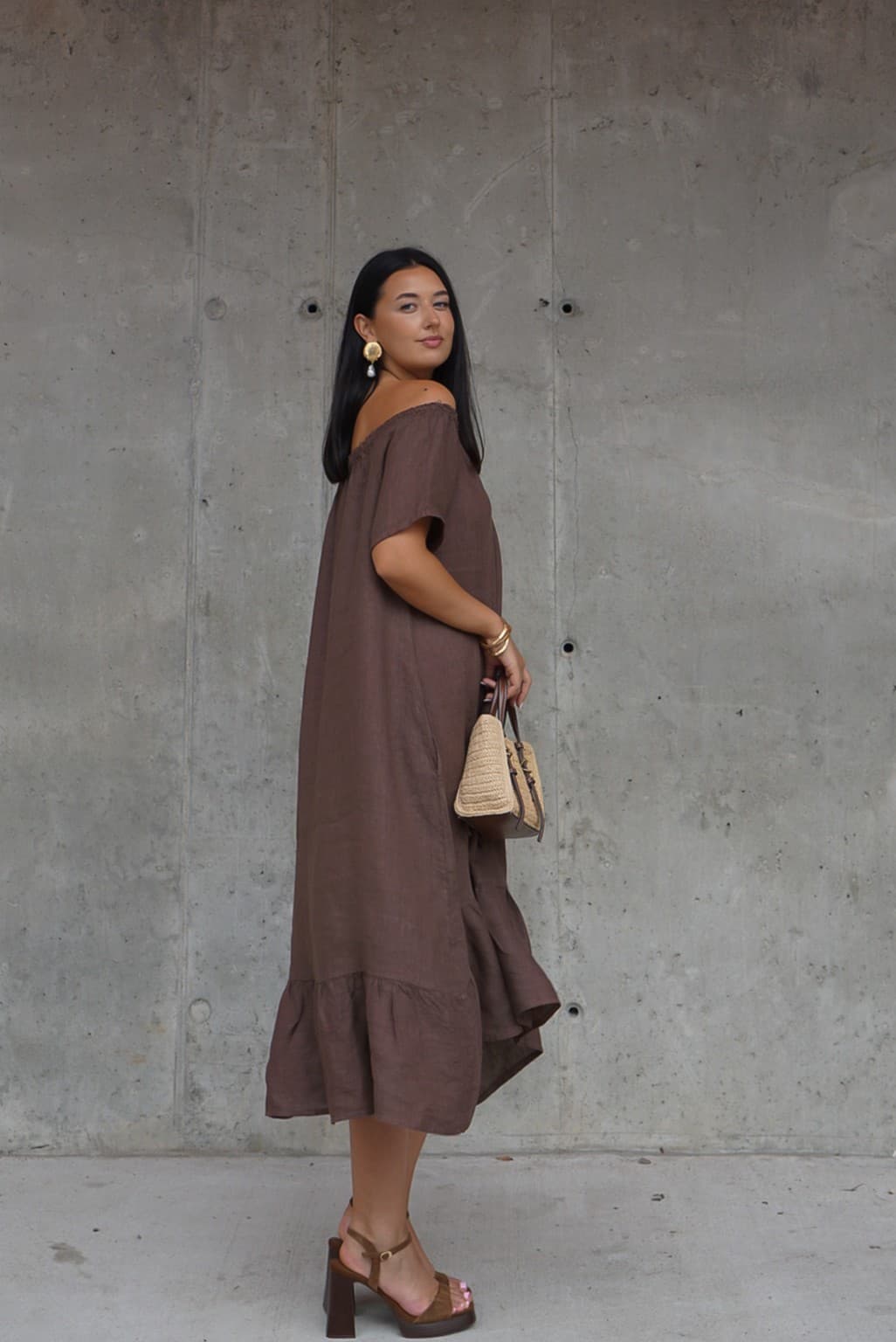 Brązowa sukienka